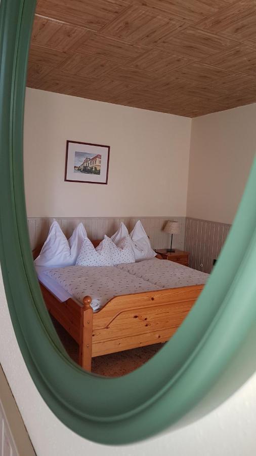 Huber Panzio Bed & Breakfast Fertőrákos Eksteriør bilde
